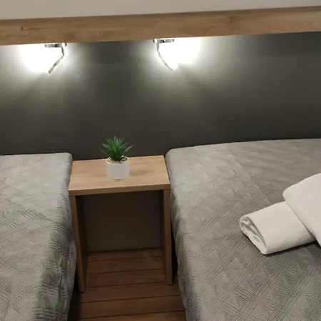 Mobile Maria, Camp Basko Polje * Baška Voda